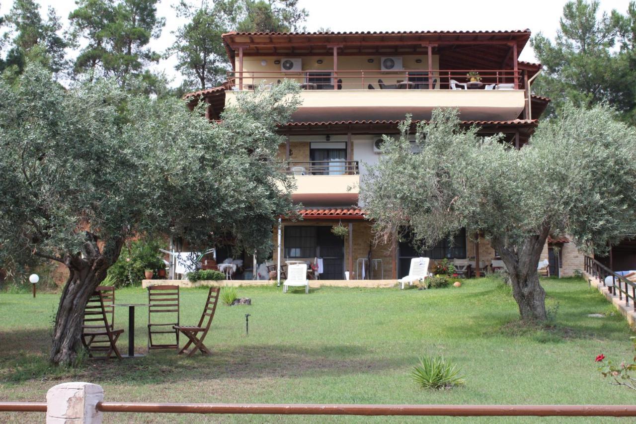 Bambola Apartments Nea Moudania Exterior photo